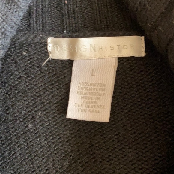 Size LARGE BLACK SIDE FRONT ZIP SWEATER - Picture 4 of 5